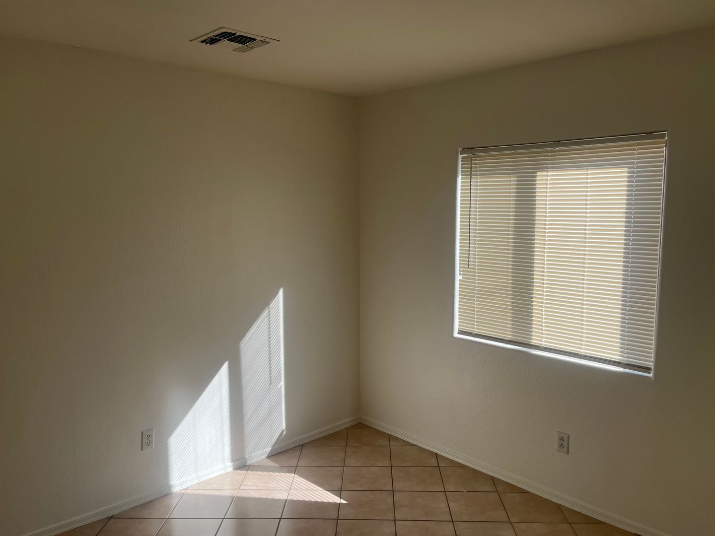 3 bedroom 2 bath home in Surprise is available for immediate move in! property image