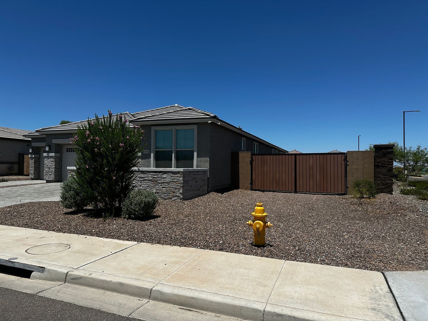 LARGE LOT - Beautiful 3 bedroom / 3 bathroom (plus den & flex room) property image