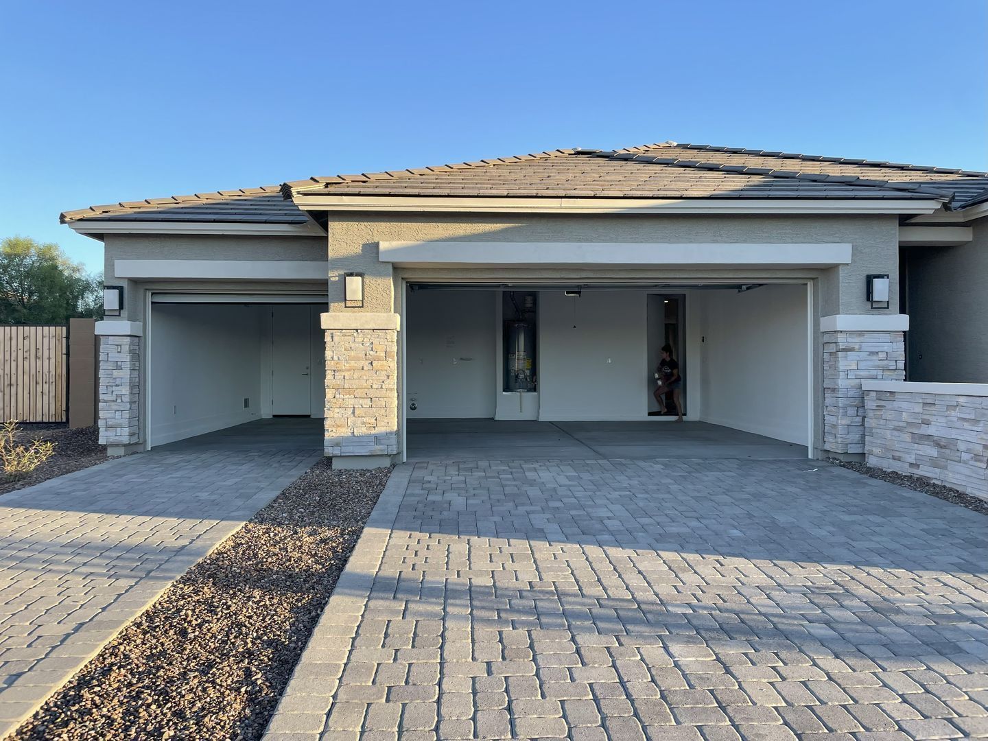 LARGE LOT - Beautiful 3 bedroom / 3 bathroom (plus den & flex room) property image