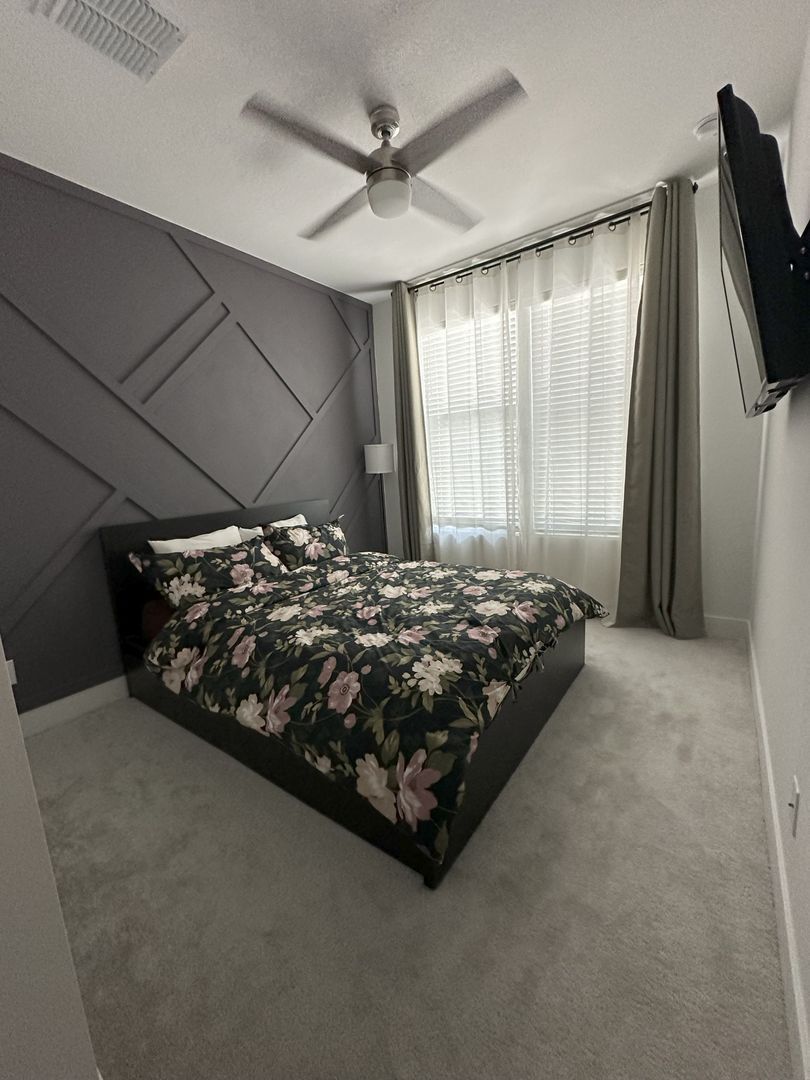 LARGE LOT - Beautiful 3 bedroom / 3 bathroom (plus den & flex room) property image