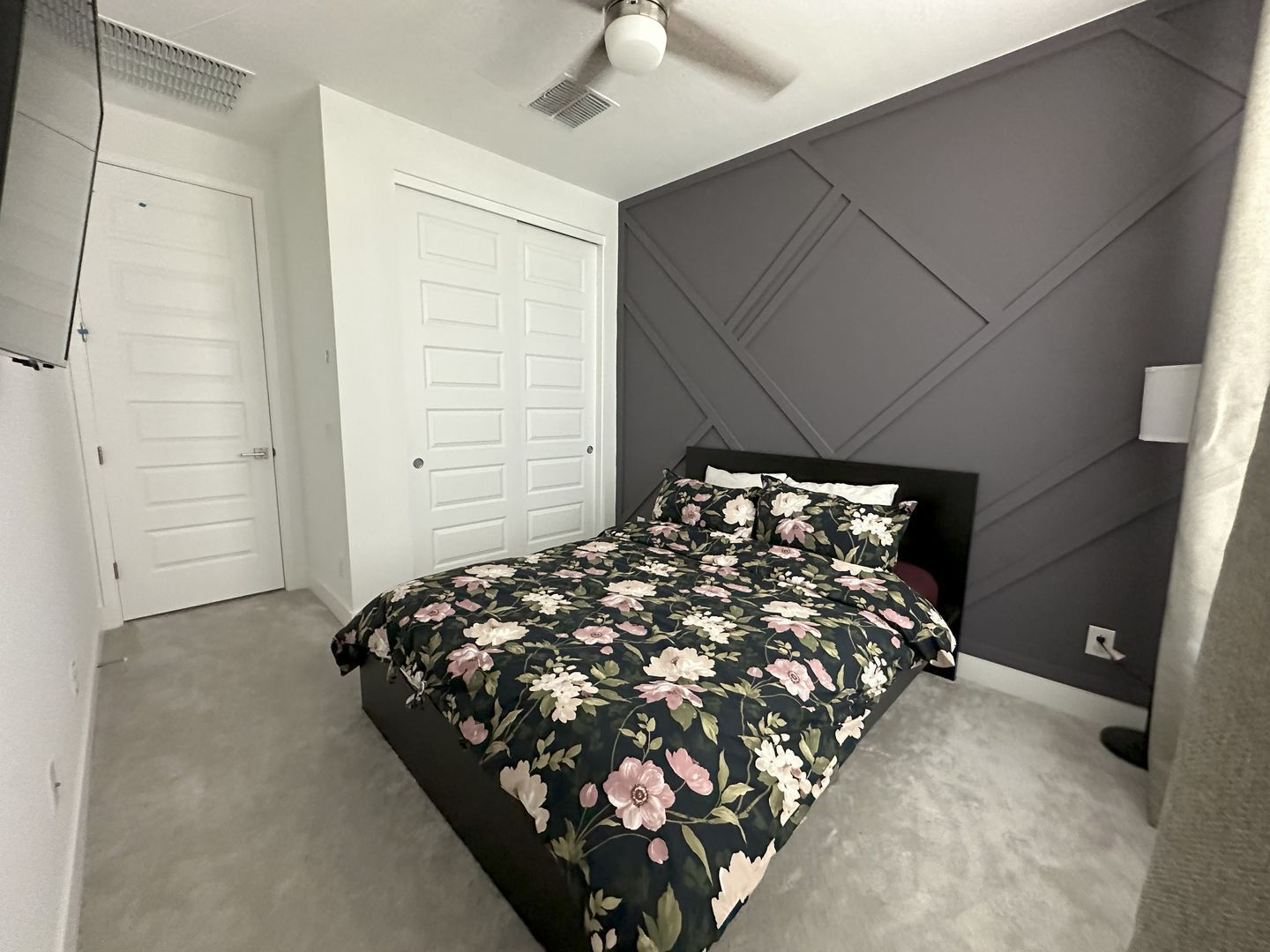 LARGE LOT - Beautiful 3 bedroom / 3 bathroom (plus den & flex room) property image
