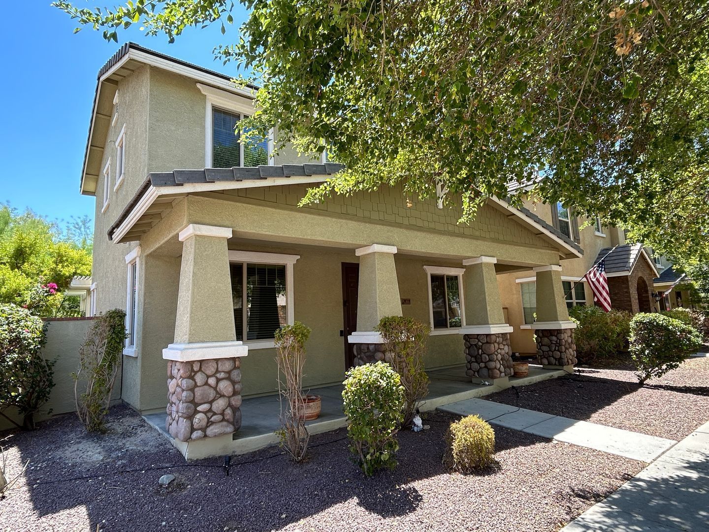 3 bedroom / 2.5 bathroom home in Verrado with solar - available for 8/21 move-in !! property image
