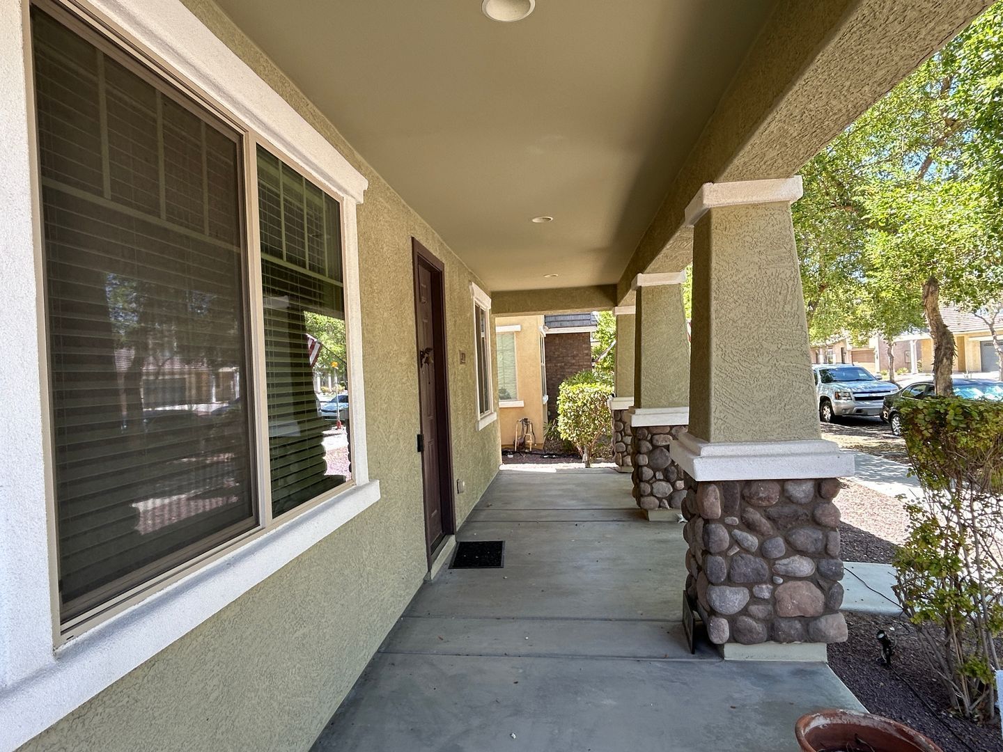 3 bedroom / 2.5 bathroom home in Verrado with solar - available for 8/21 move-in !! property image