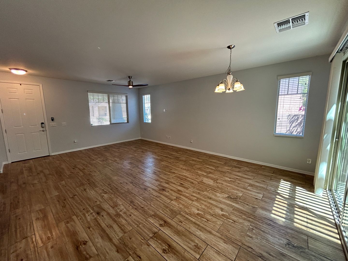 3 bedroom / 2.5 bathroom home in Verrado with solar - available for 8/21 move-in !! property image
