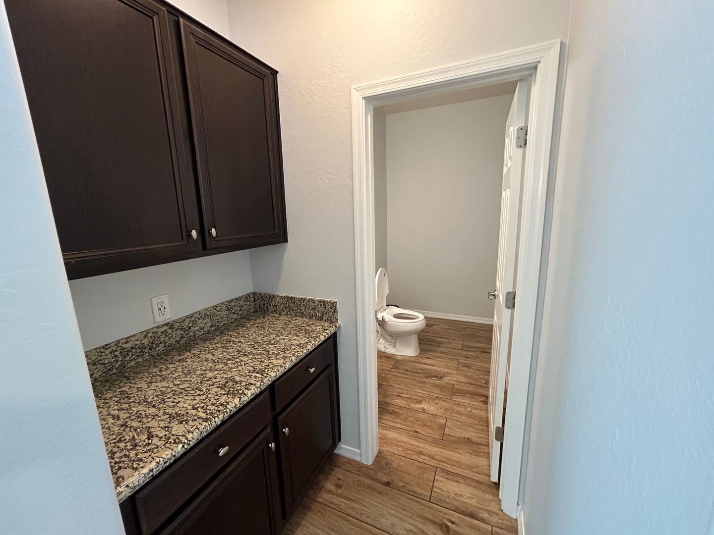 3 bedroom / 2.5 bathroom home in Verrado with solar - available for 8/21 move-in !! property image