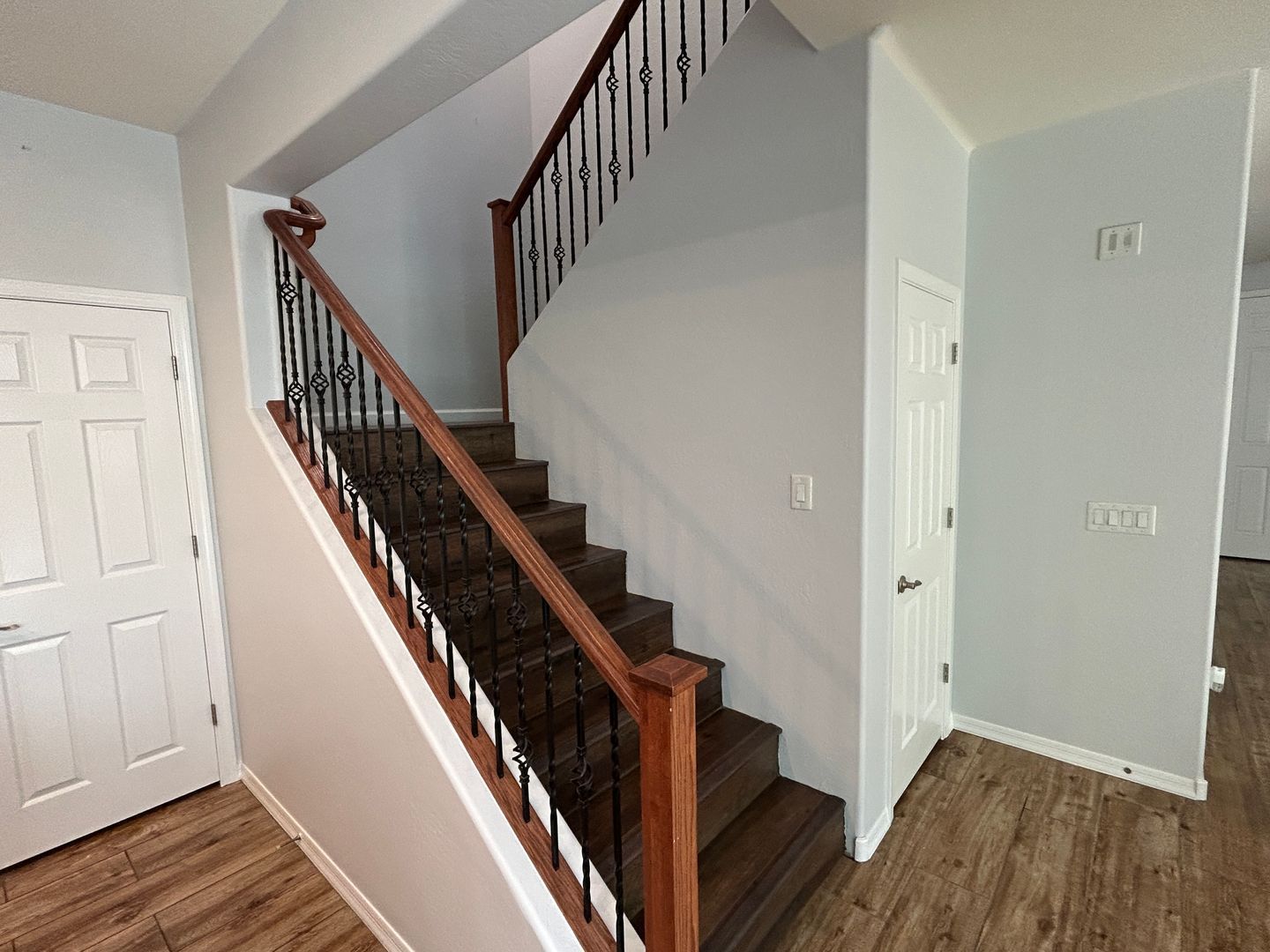 3 bedroom / 2.5 bathroom home in Verrado with solar - available for 8/21 move-in !! property image