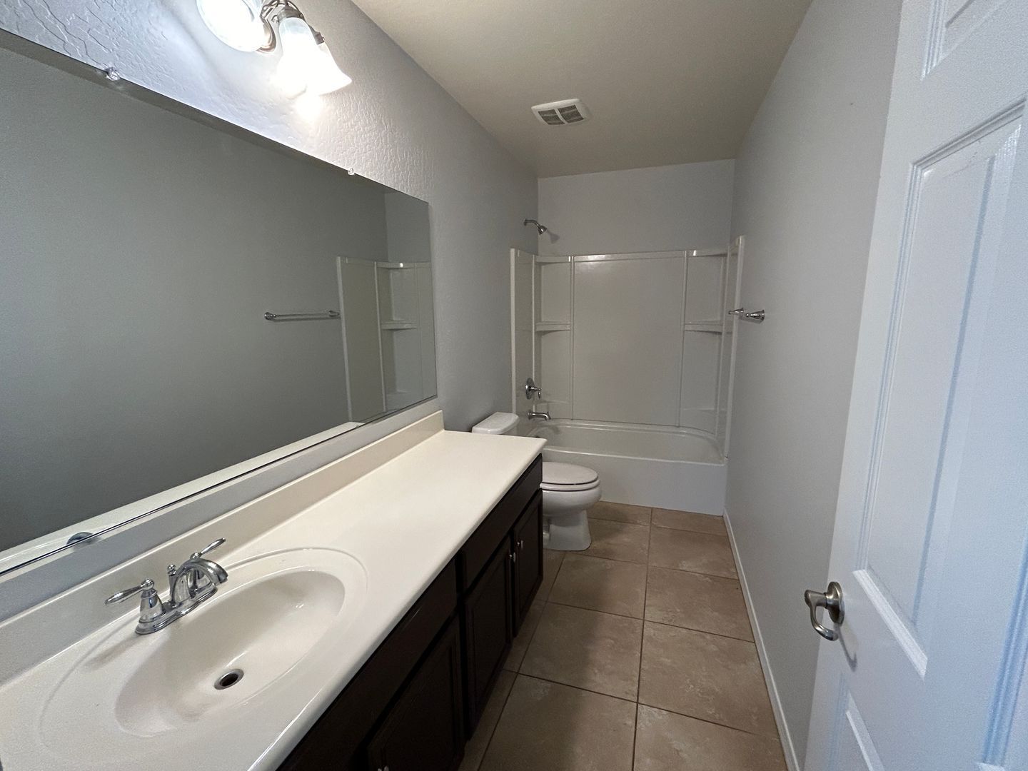 3 bedroom / 2.5 bathroom home in Verrado with solar - available for 8/21 move-in !! property image