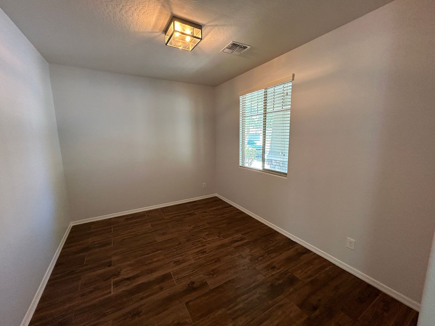 3 bedroom / 2.5 bathroom home in Verrado with solar - available for 8/21 move-in !! property image