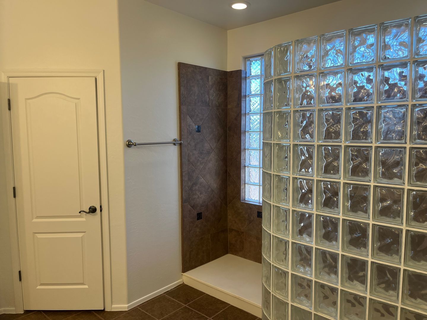 4 bedroom 3 bath home with a den in Royal Ranch is available for immediate move in property image