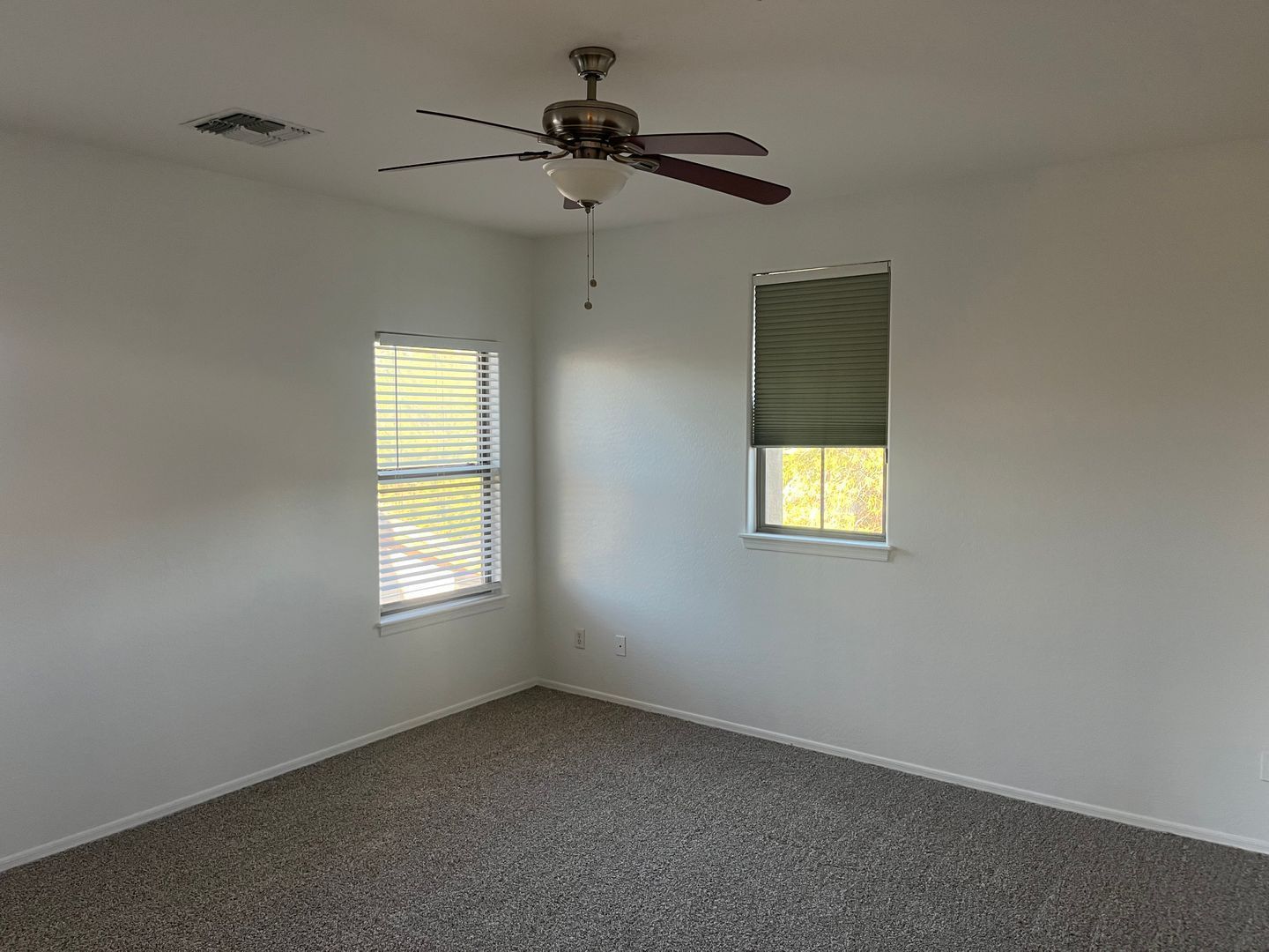 4 bedroom 3 bath home with a den in Royal Ranch is available for immediate move in property image