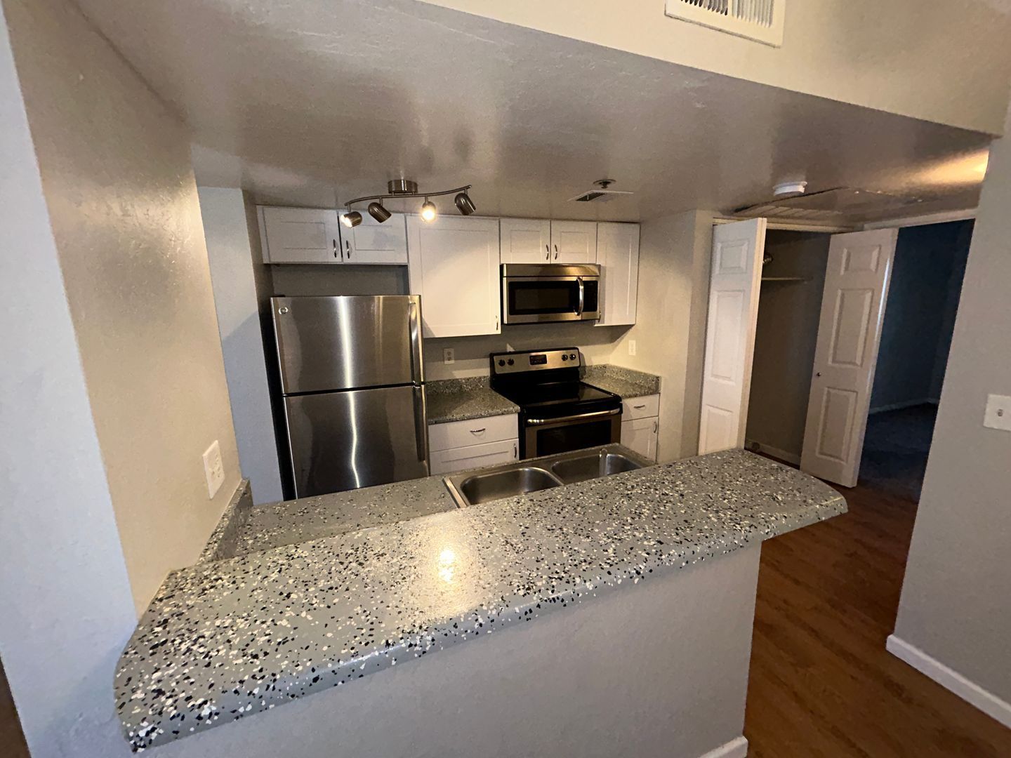 1 bedroom 1 bath Condo in the Cliffs Condominiums is available for mid March move-in property image