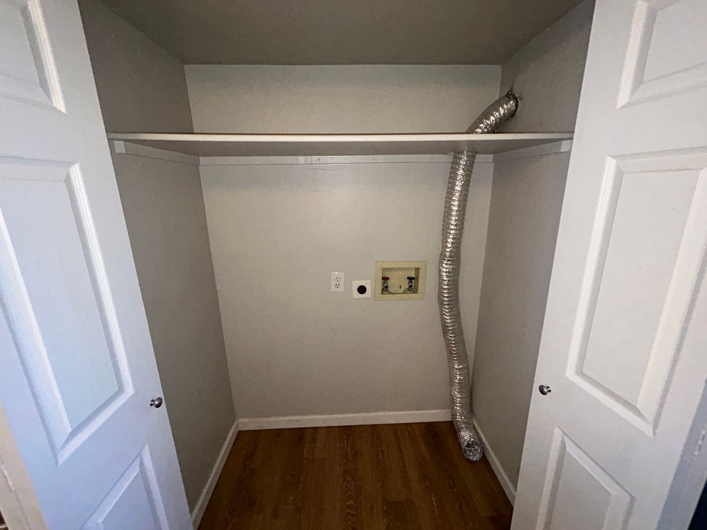 1 bedroom 1 bath Condo in the Cliffs Condominiums is available for mid March move-in property image