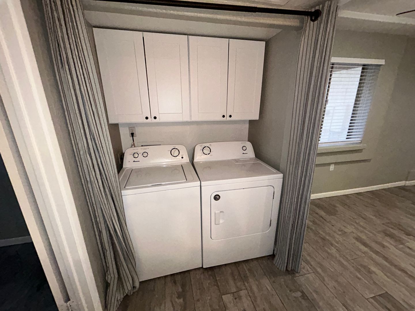 1 bedroom 1 bath condo on the ground level in Springs Condominium is available for immediate move in! property image