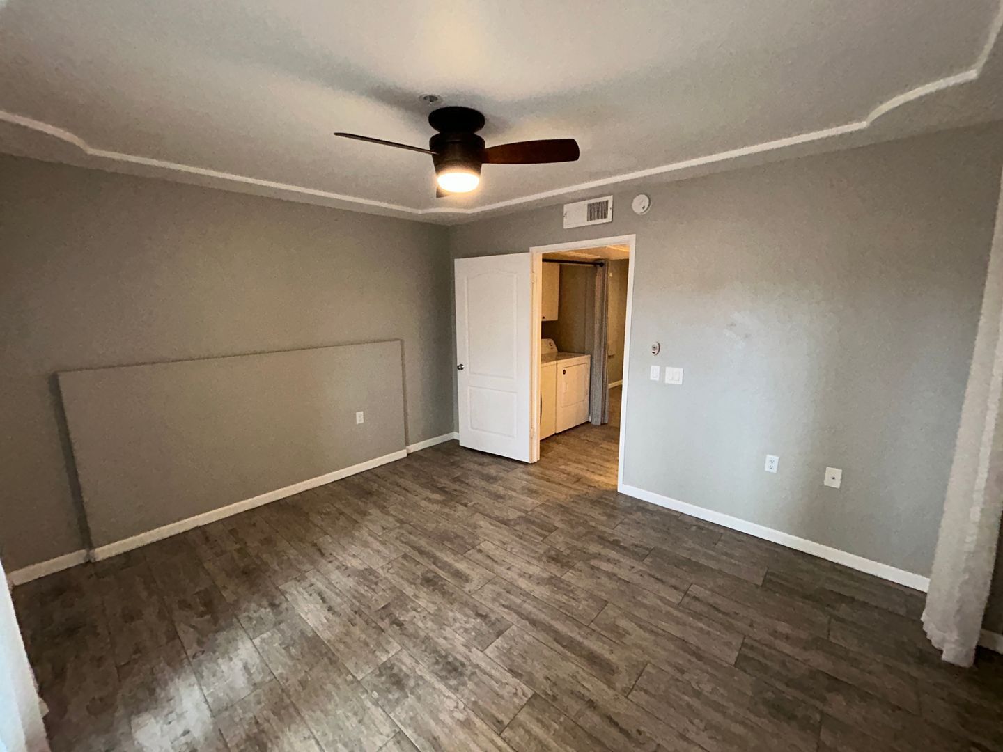 1 bedroom 1 bath condo on the ground level in Springs Condominium is available for immediate move in! property image