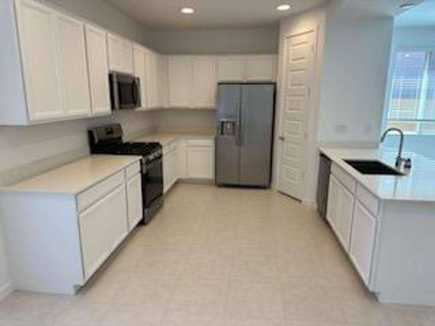 Welcome to this stunning brand new build in Surprise property image