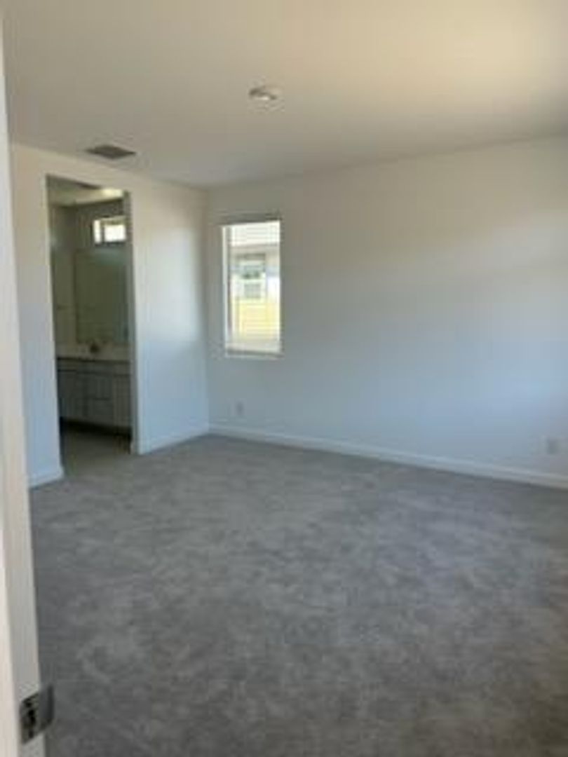 Welcome to this stunning brand new build in Surprise property image