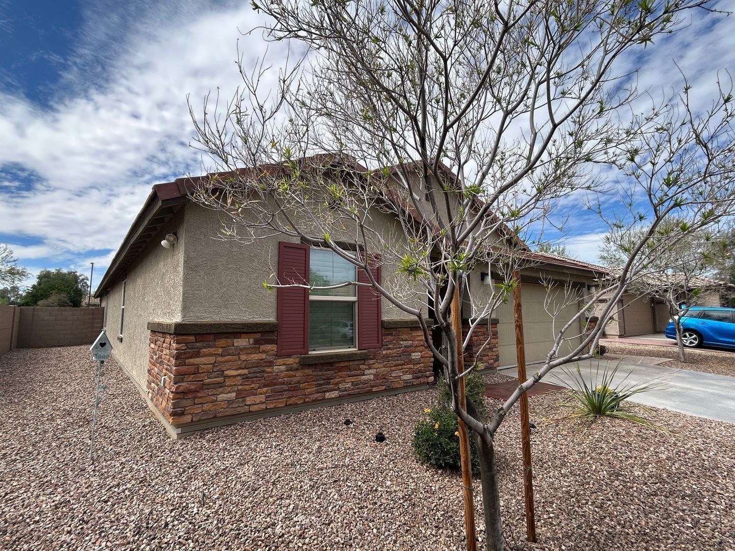 Beautiful 4 bedroom / 2 bathroom home in Desert Oasis ready for immediate move-in property image
