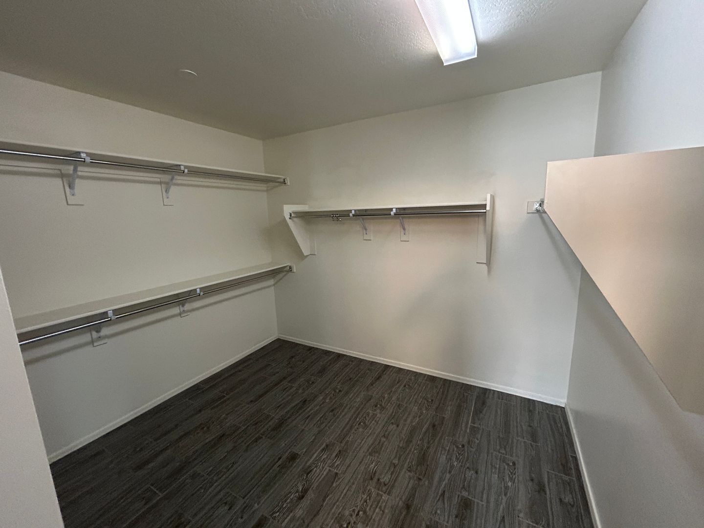 Beautiful 4 bedroom / 2 bathroom home in Desert Oasis ready for immediate move-in property image