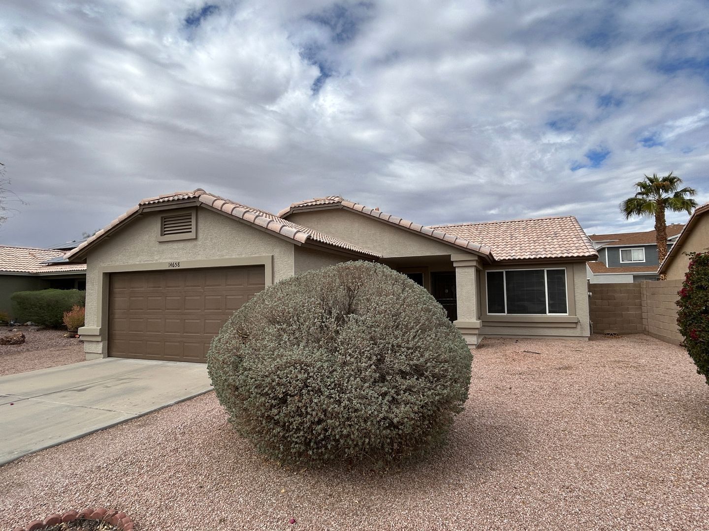 Updated 3 bedroom / 2 bathroom home located in Parke Row ready for early April move-in property image