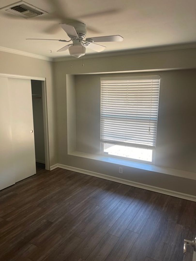 Spacious 3 bedroom 2 bath home with a pool in Pecos West is available May 1st! property image