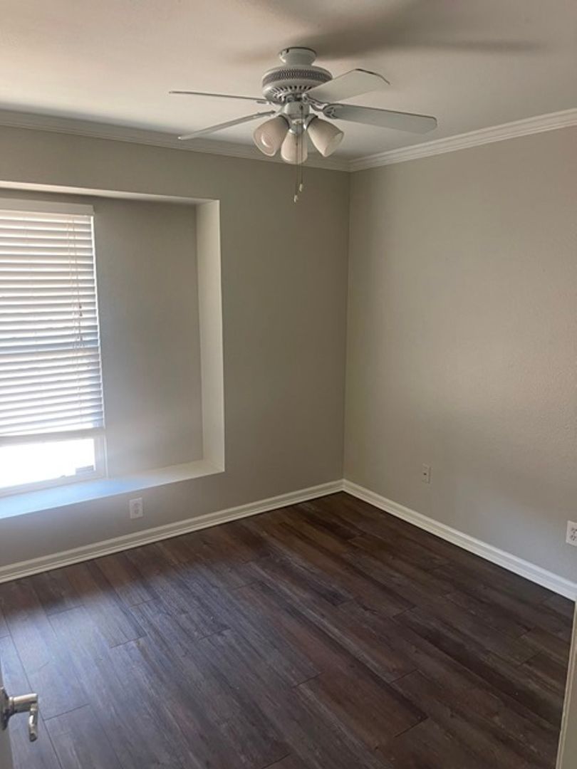 Spacious 3 bedroom 2 bath home with a pool in Pecos West is available May 1st! property image