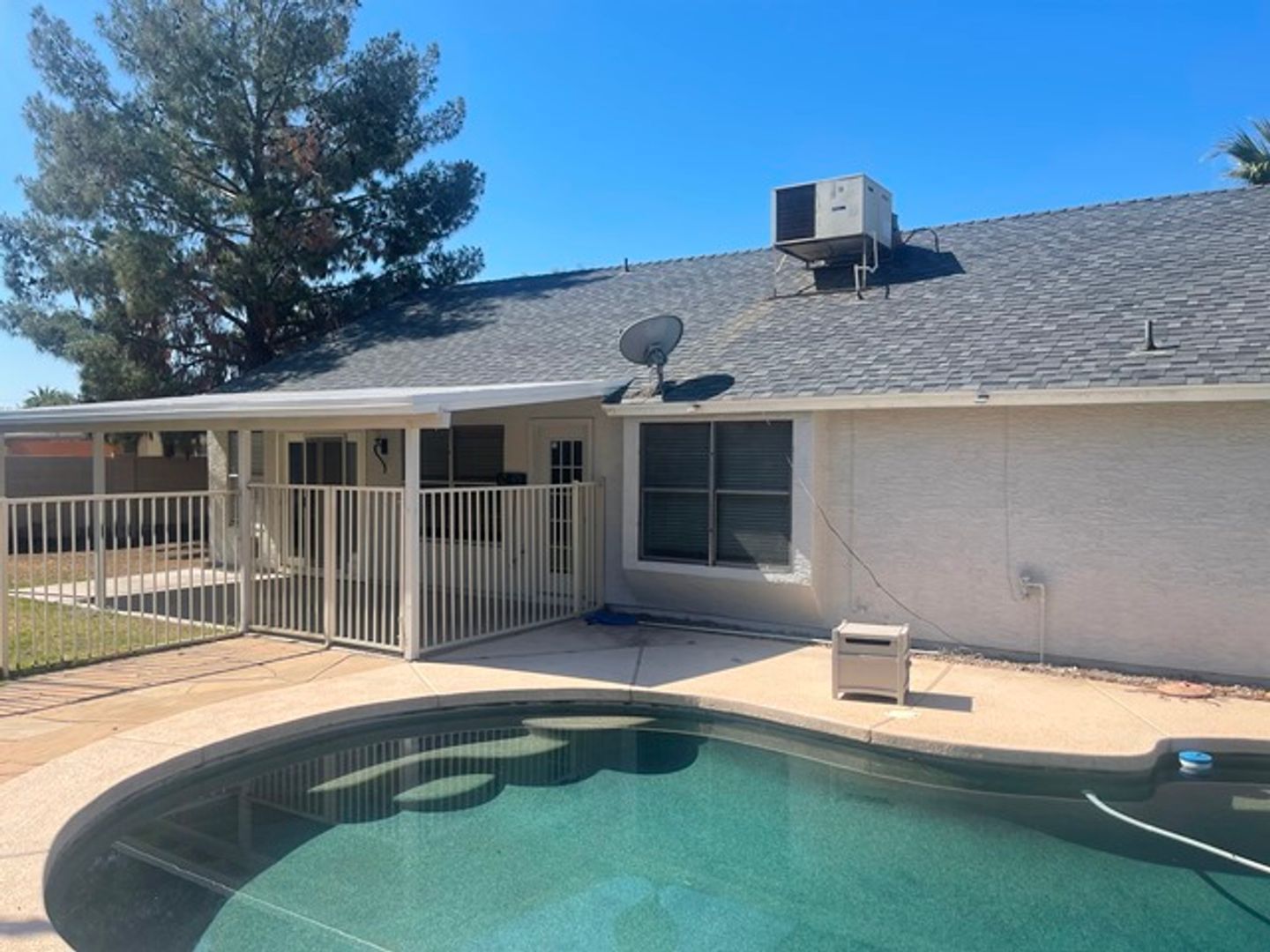 Spacious 3 bedroom 2 bath home with a pool in Pecos West is available May 1st! property image