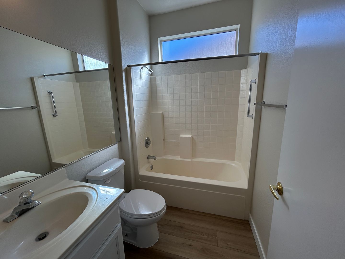 Nicely updated 2 bedroom / 2 bathroom home in Sun City West ready for immediate move-in !! property image