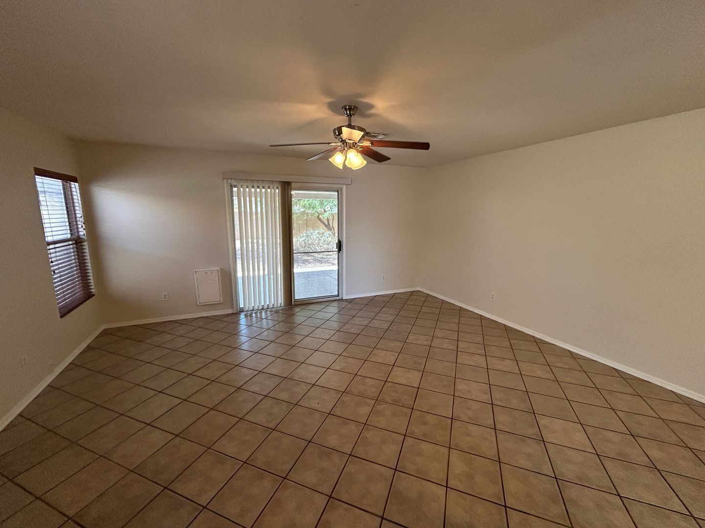 Updated 3 bedroom / 2 bathroom home in Parque Verde ready for May 1st move-in property image