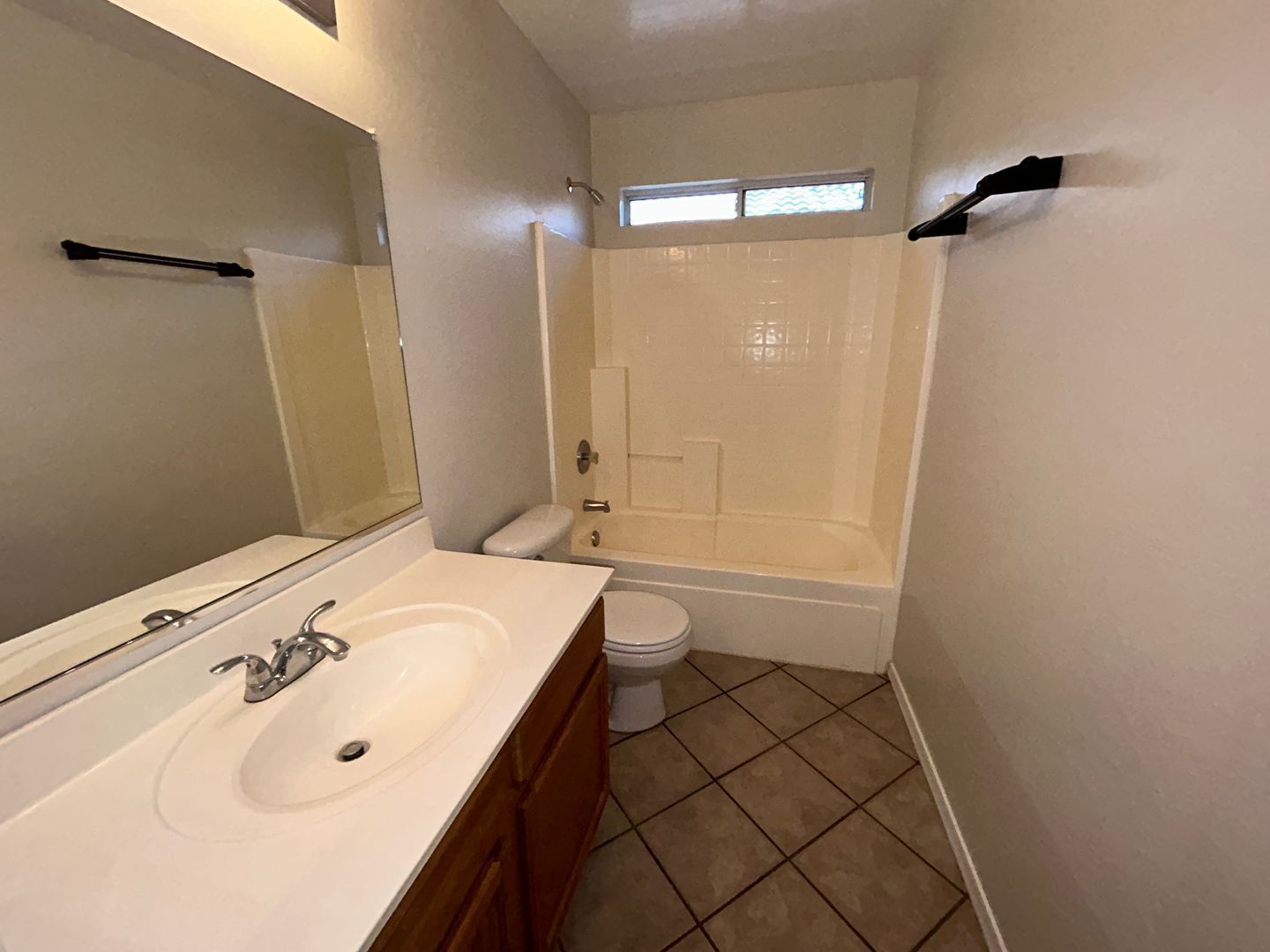Updated 3 bedroom / 2 bathroom home in Parque Verde ready for May 1st move-in property image