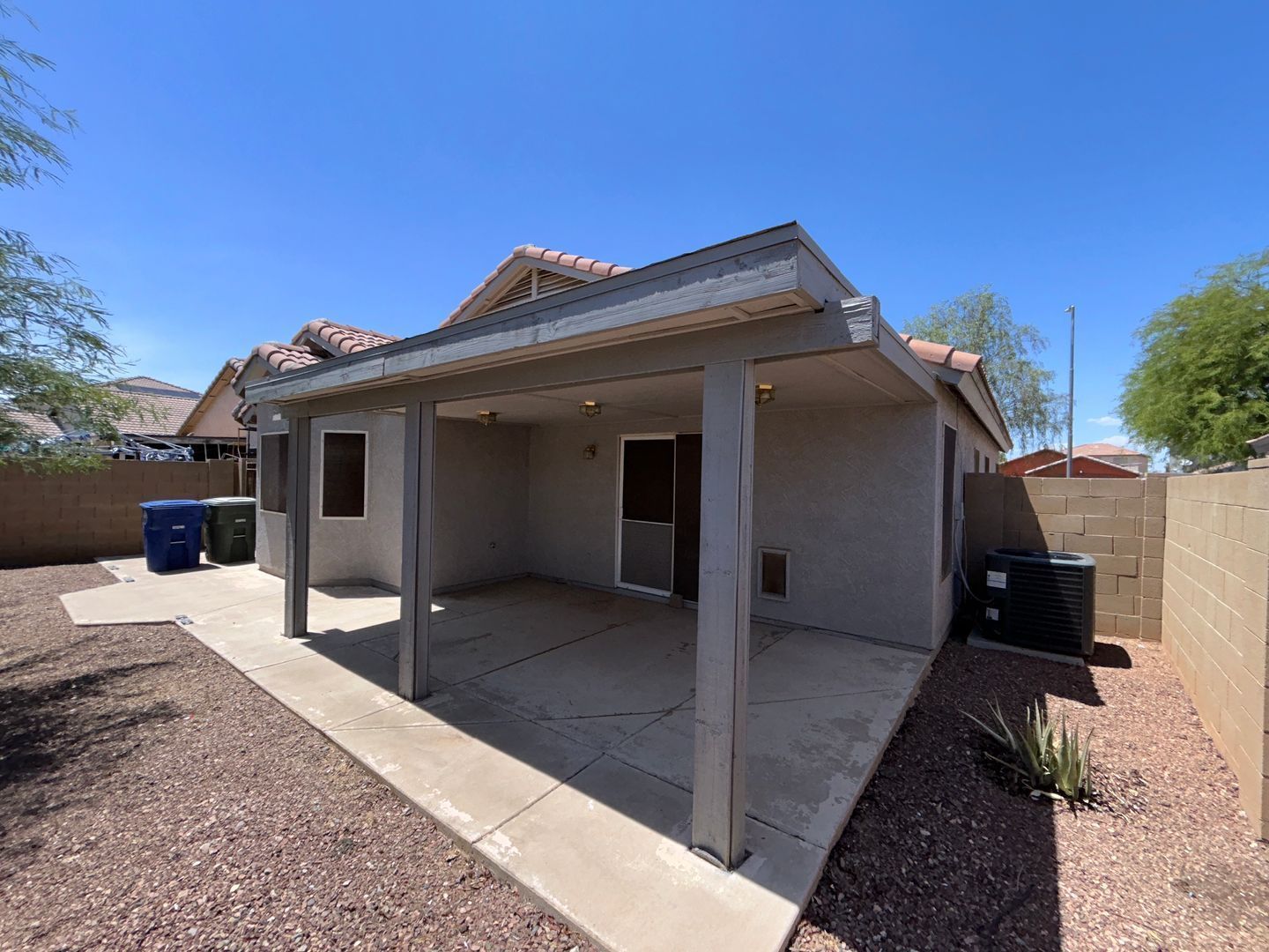 Updated 3 bedroom / 2 bathroom home in Parque Verde ready for May 1st move-in property image