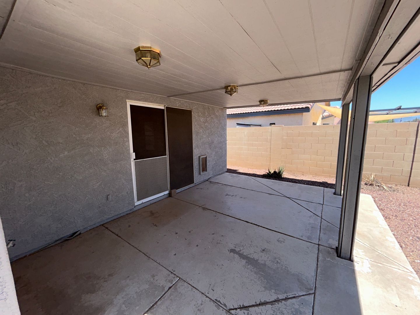 Updated 3 bedroom / 2 bathroom home in Parque Verde ready for May 1st move-in property image