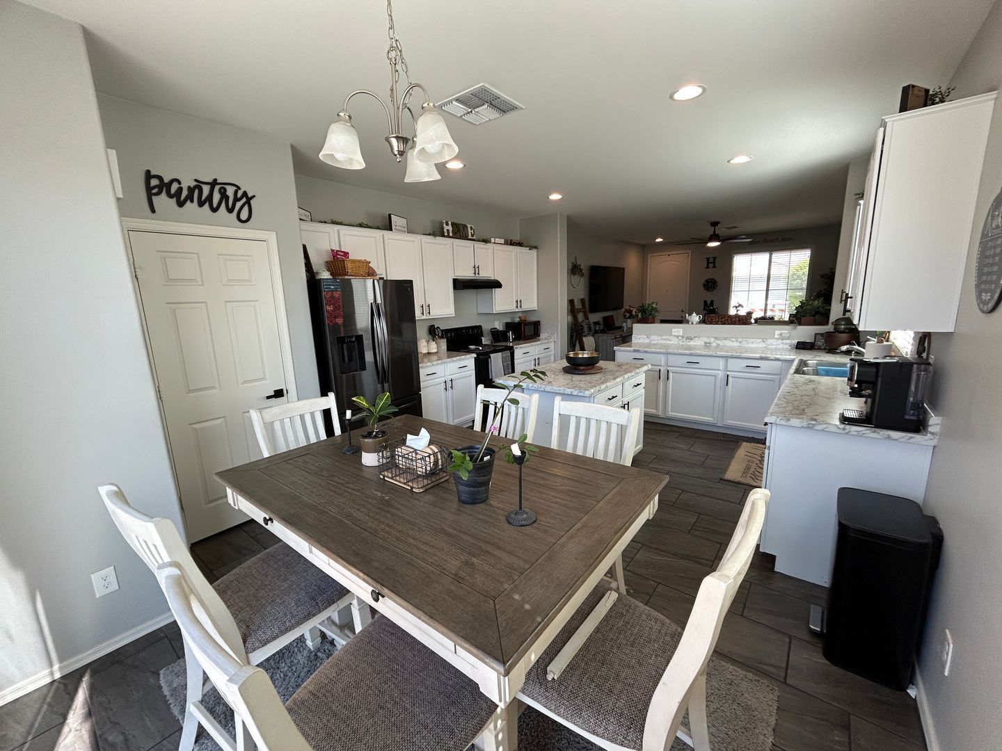 Beautiful 3 bedroom / 2 bathroom home in Austin Ranch ready for  an Early June move-in property image