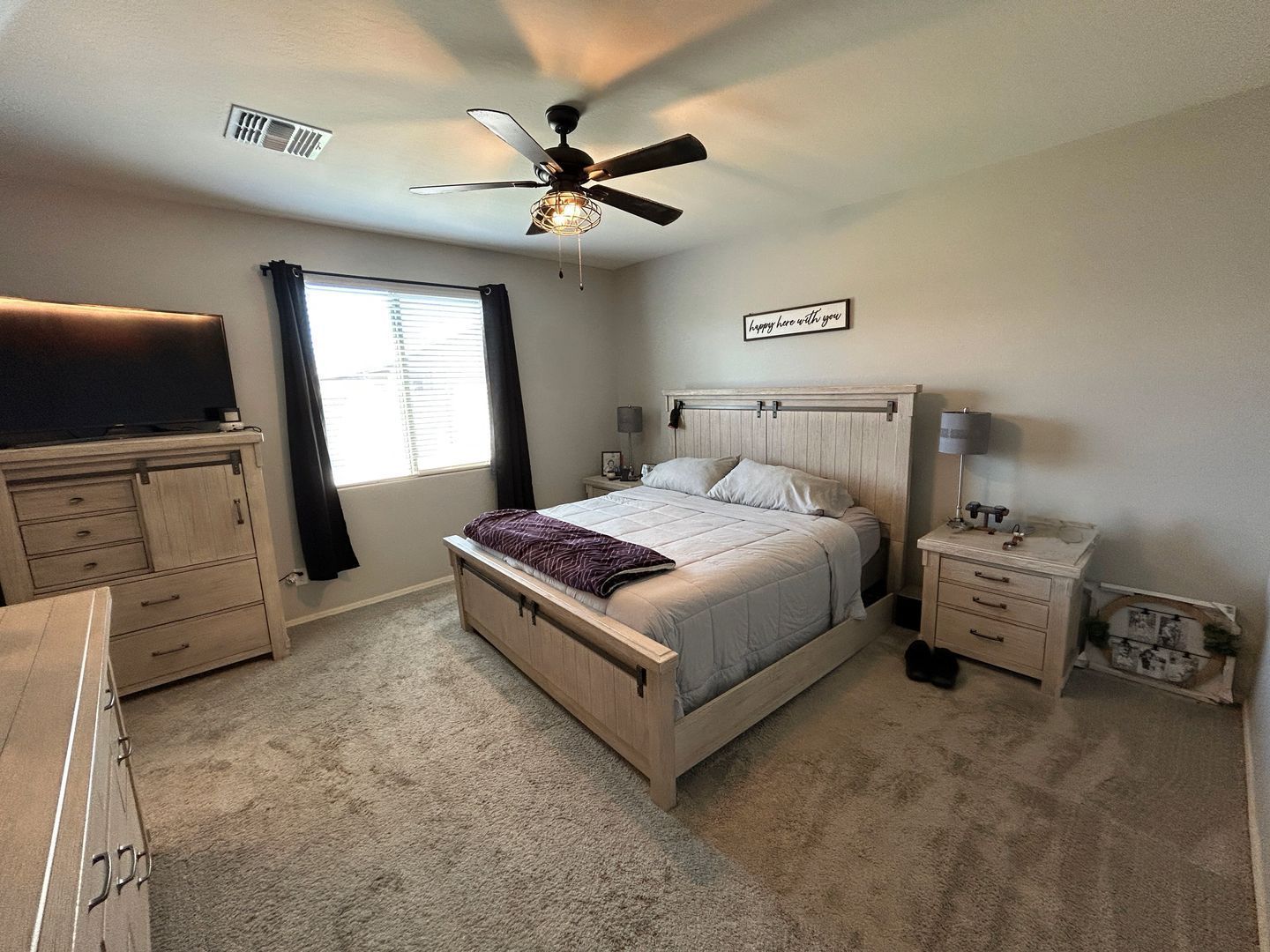 Beautiful 3 bedroom / 2 bathroom home in Austin Ranch ready for  an Early June move-in property image