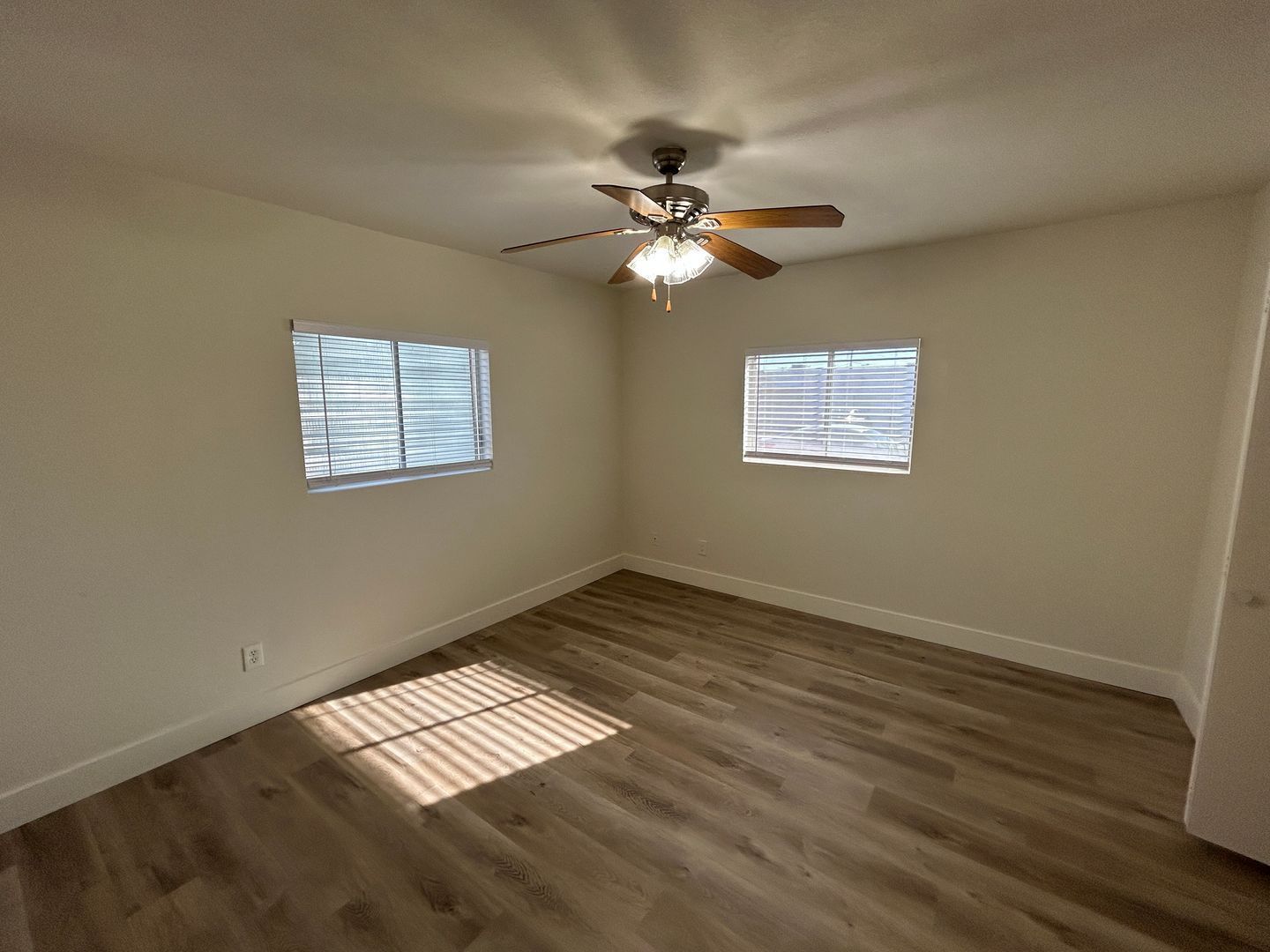 Recently remodeled 2 bedroom / 1 bathroom duplex ready for early May move in property image