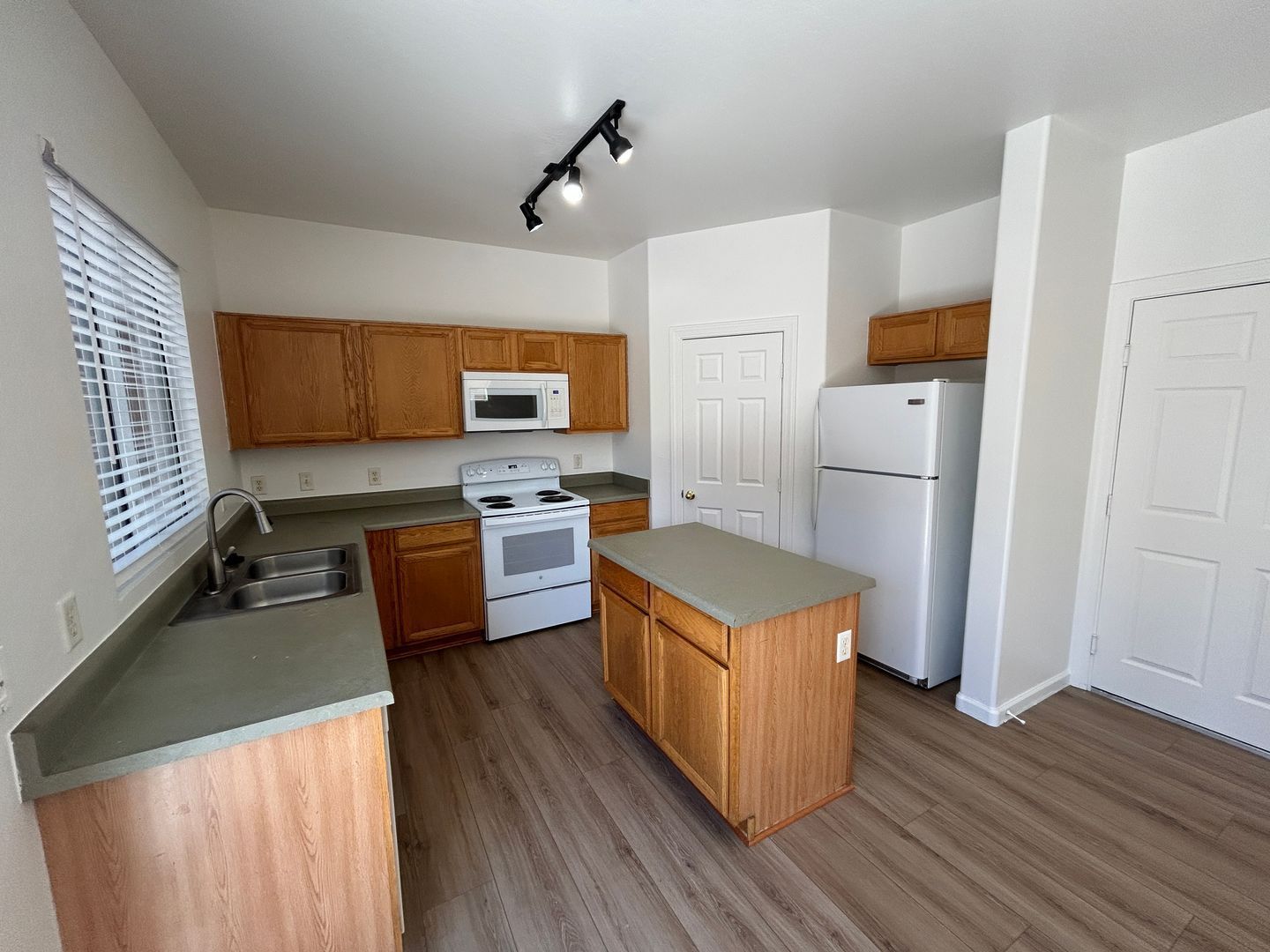 Updated 3 bedroom 2.5 bathroom (plus loft) home in Cambridge Estates is available for immediate move in! property image