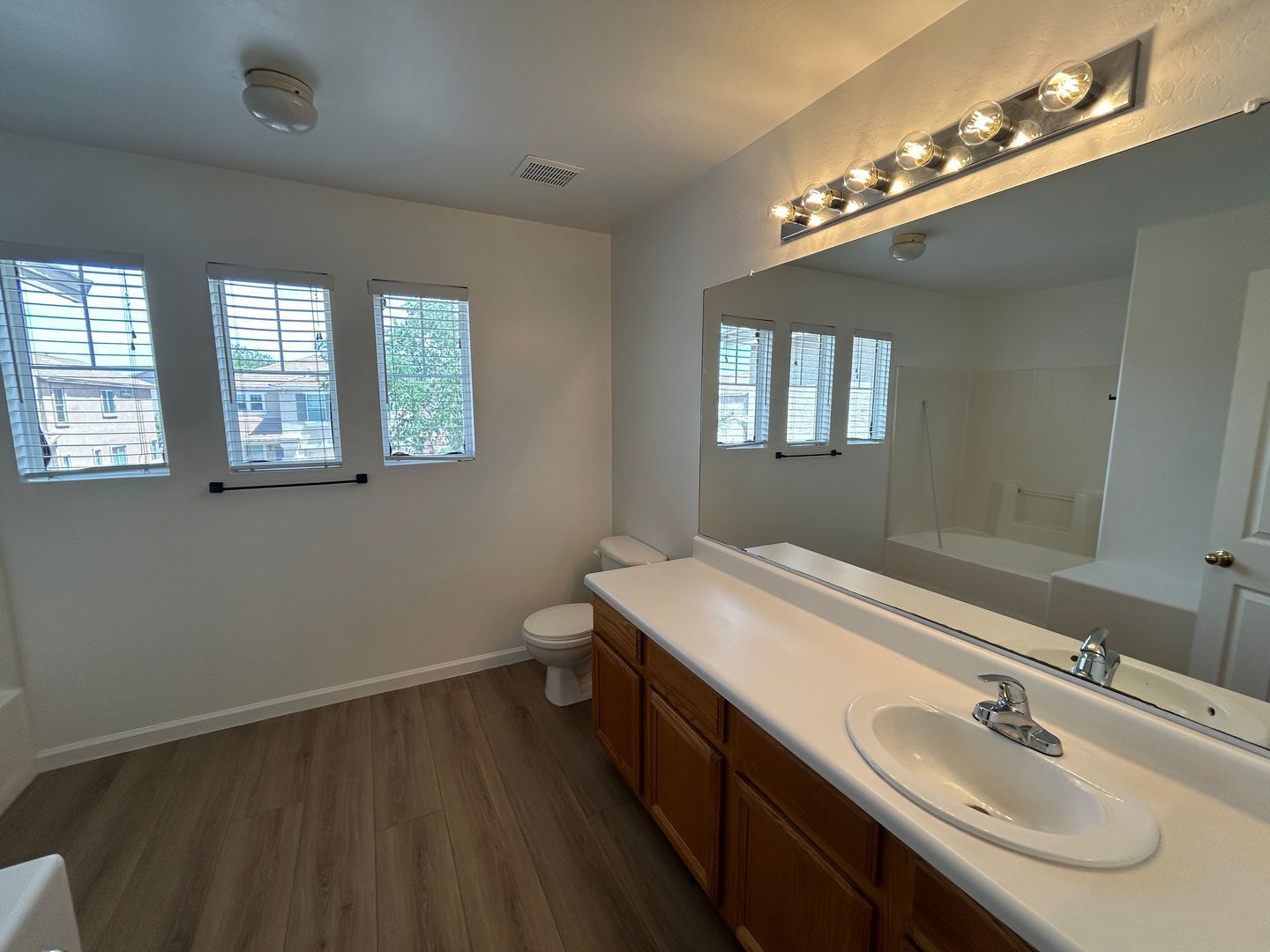Updated 3 bedroom 2.5 bathroom (plus loft) home in Cambridge Estates is available for immediate move in! property image