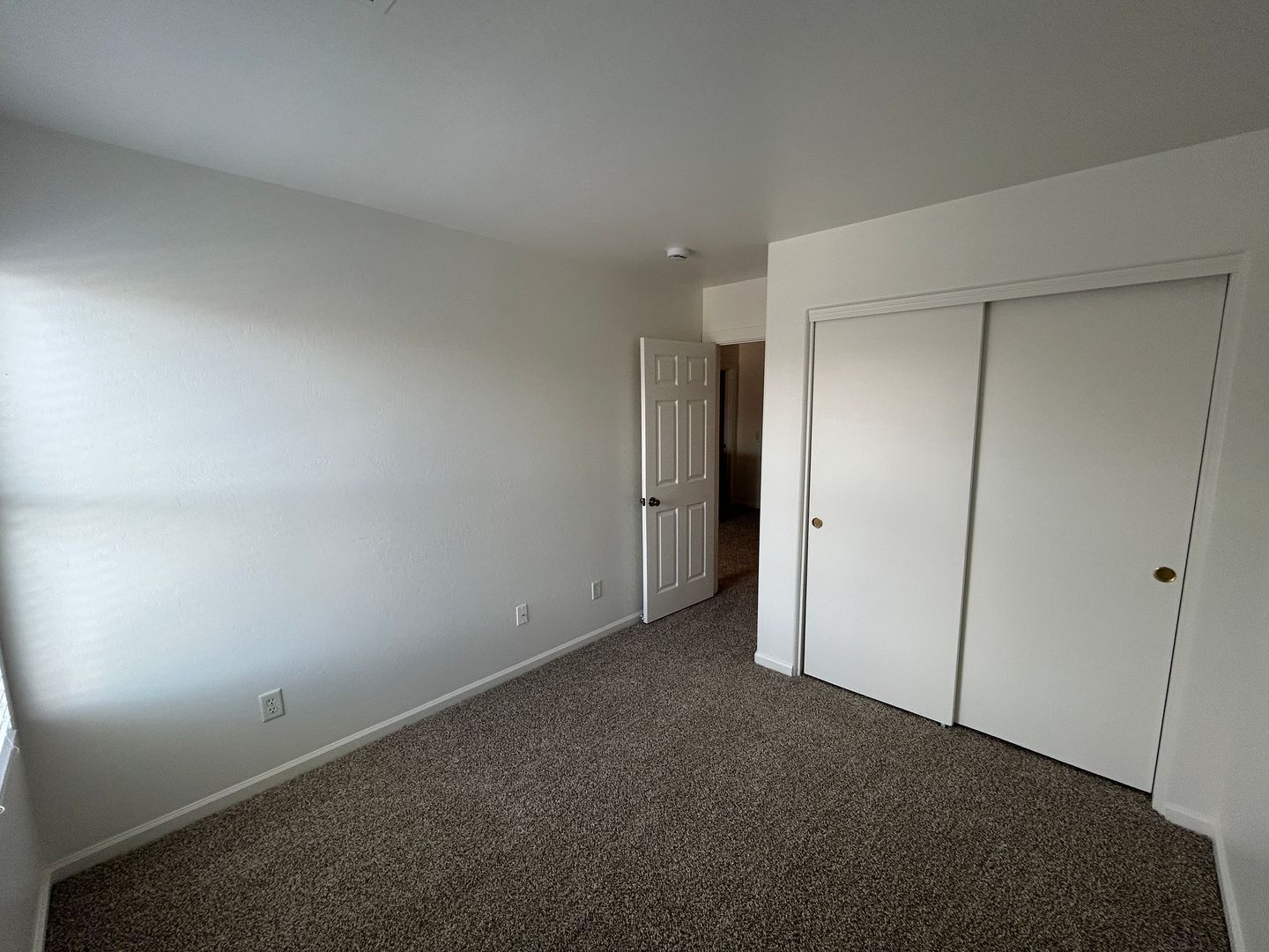 Updated 3 bedroom 2.5 bathroom (plus loft) home in Cambridge Estates is available for immediate move in! property image