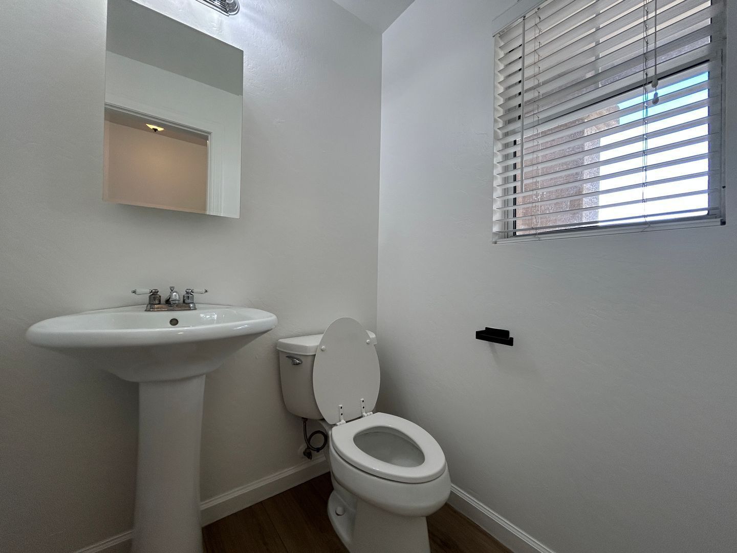 Updated 3 bedroom 2.5 bathroom (plus loft) home in Cambridge Estates is available for immediate move in! property image