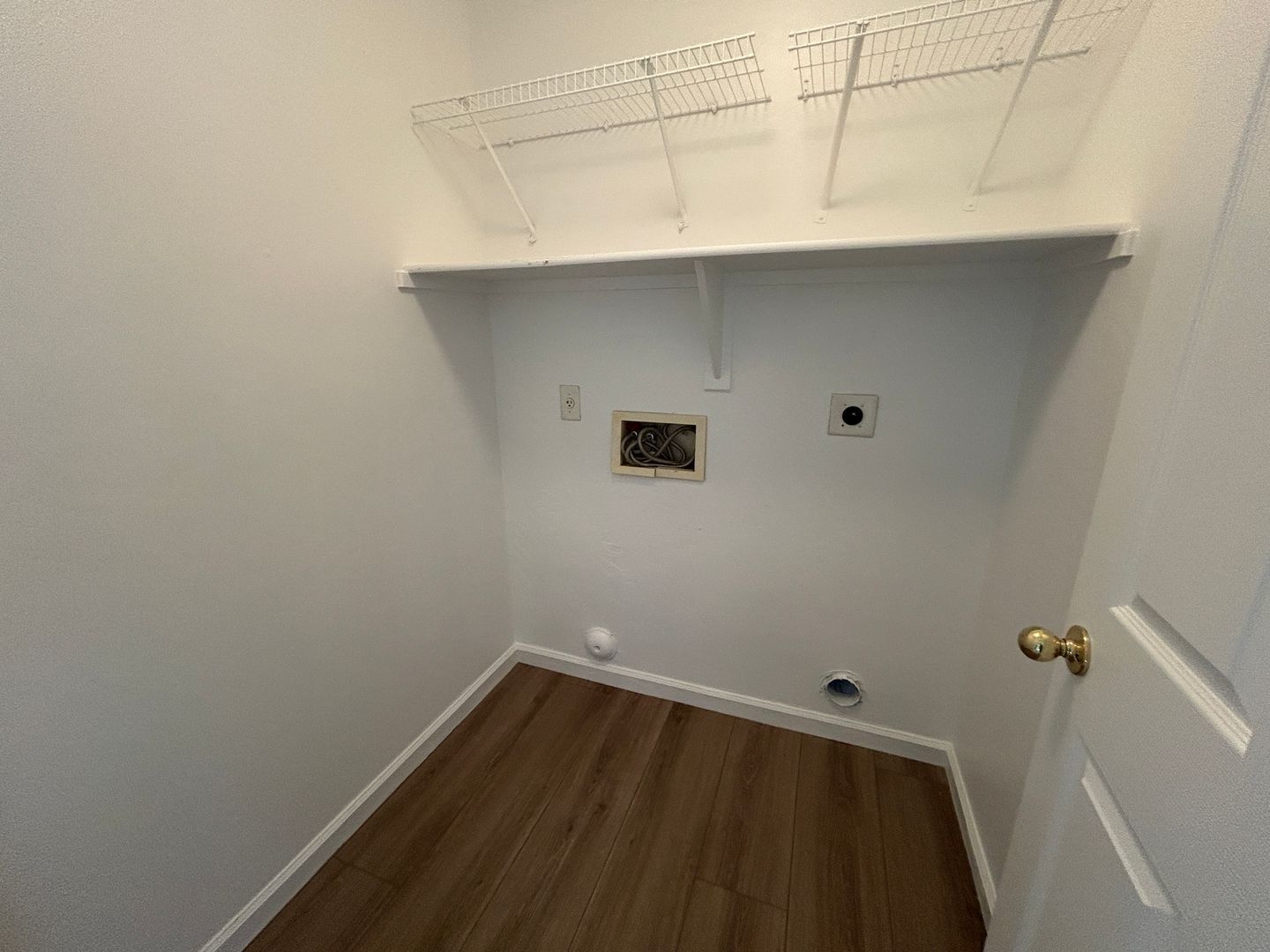 Updated 3 bedroom 2.5 bathroom (plus loft) home in Cambridge Estates is available for immediate move in! property image