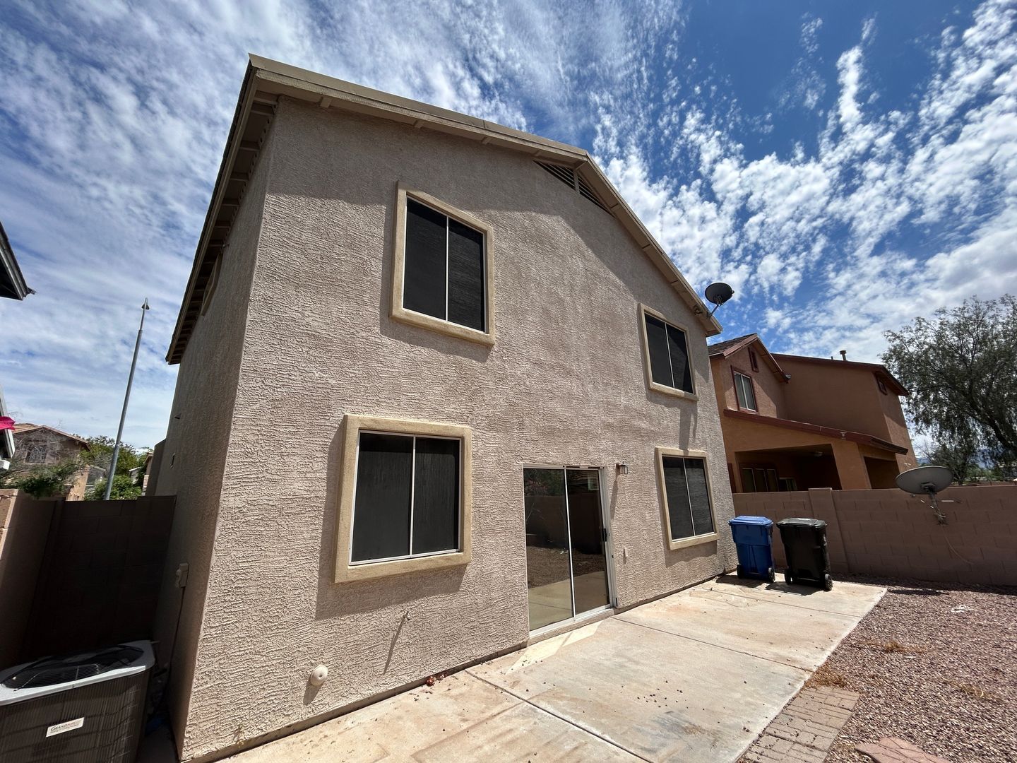 Updated 3 bedroom 2.5 bathroom (plus loft) home in Cambridge Estates is available for immediate move in! property image