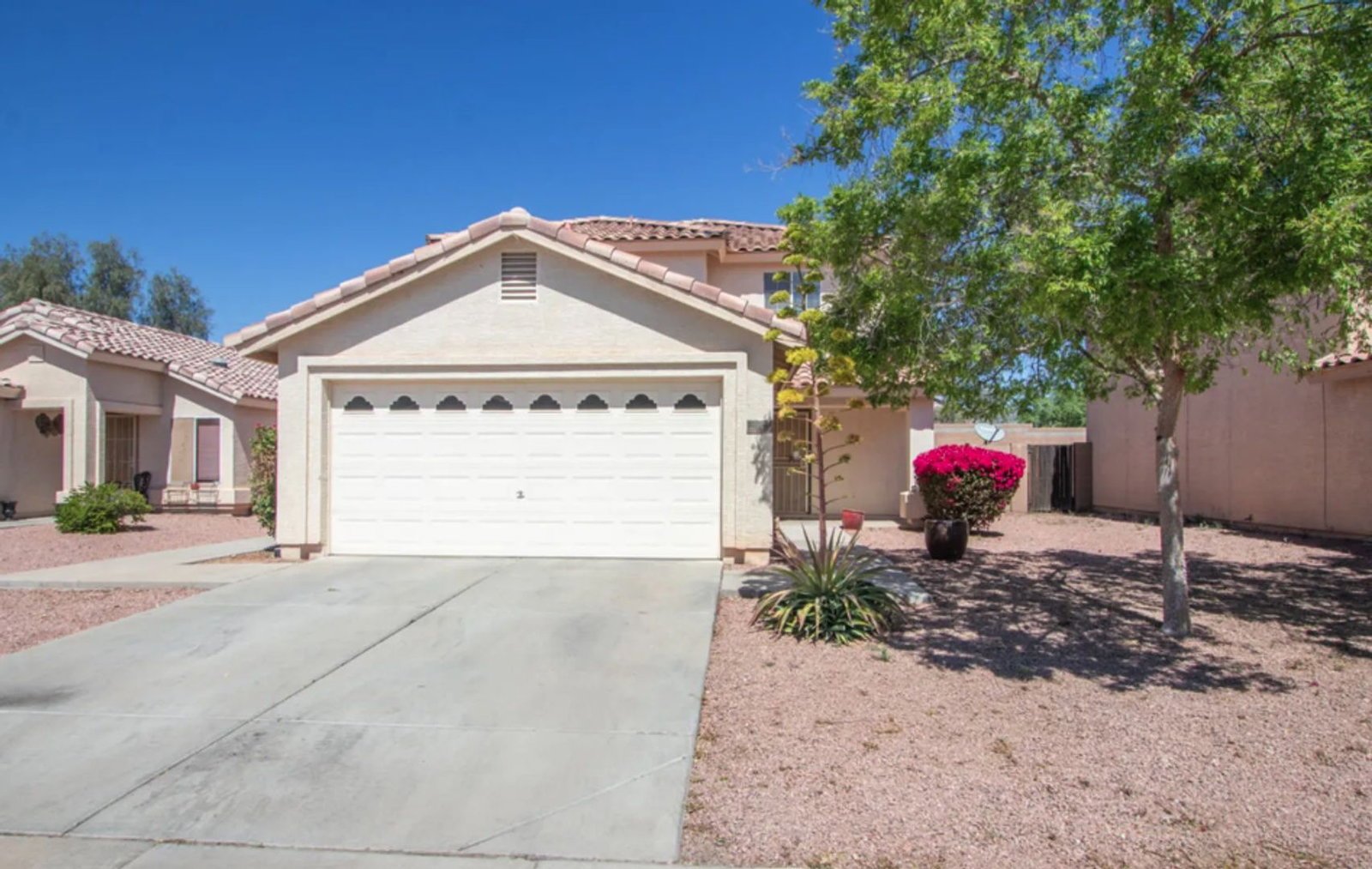 Spacious 4/2 split-level home Ready for an early May move in! property image