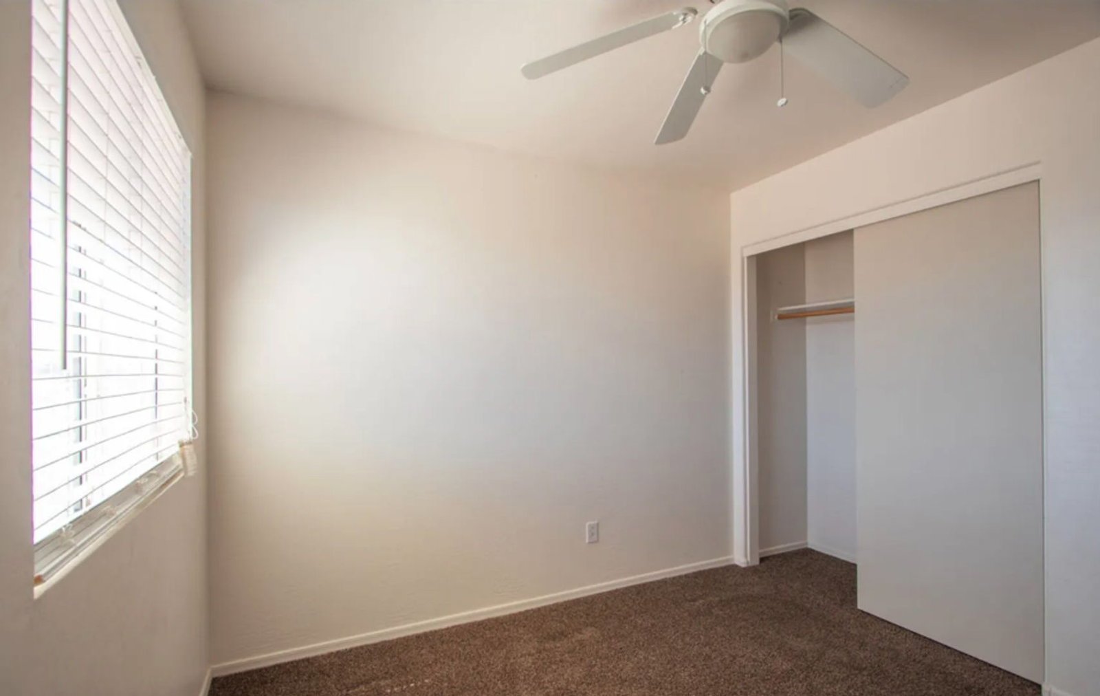 Spacious 4/2 split-level home Ready for an early May move in! property image