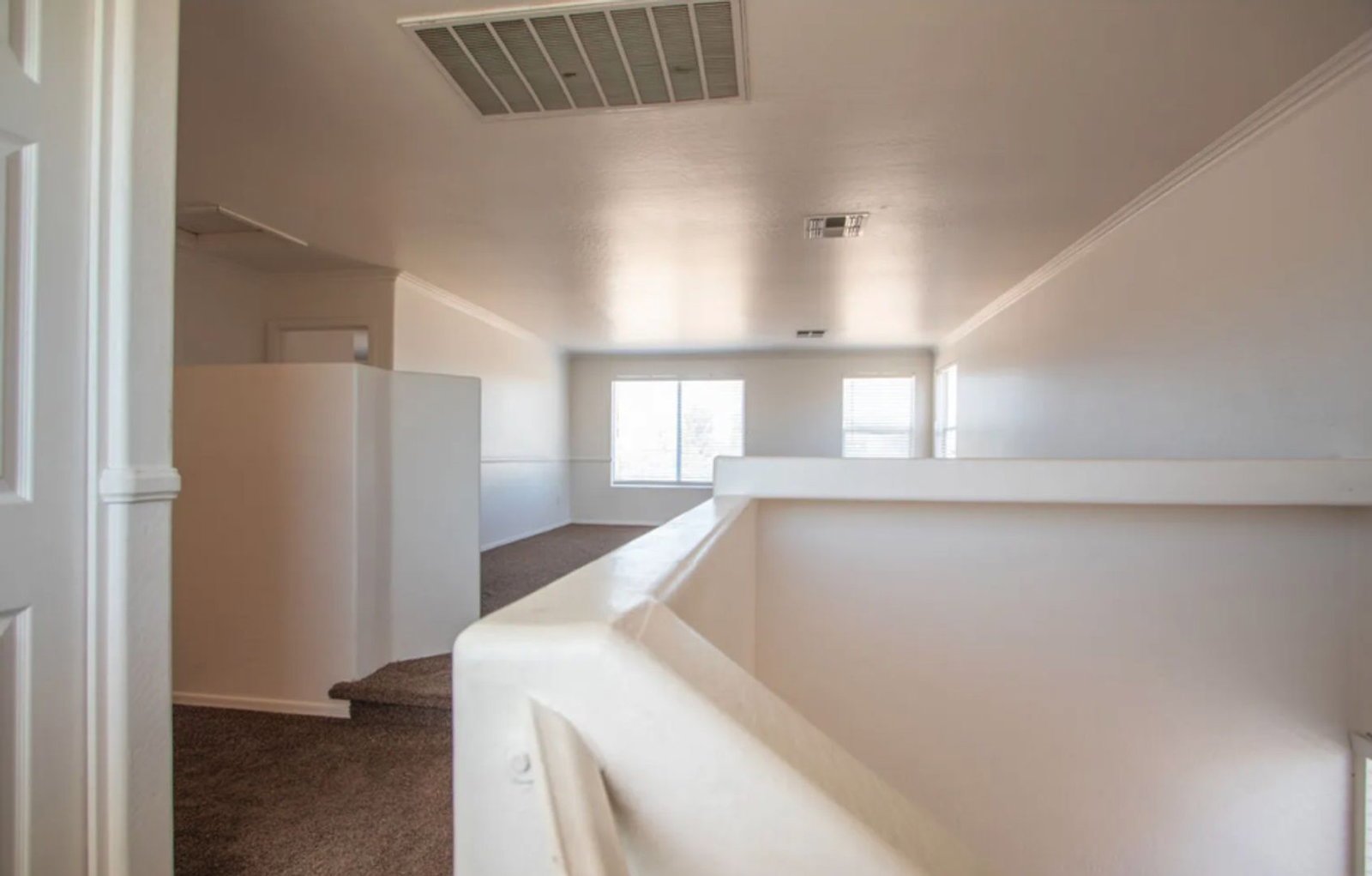 Spacious 4/2 split-level home Ready for an early May move in! property image