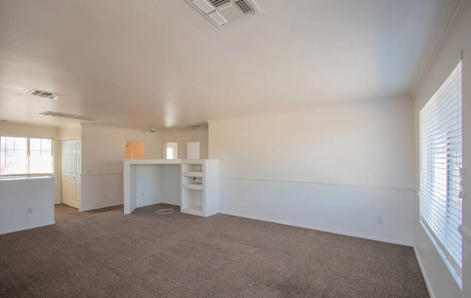 Spacious 4/2 split-level home Ready for an early May move in! property image