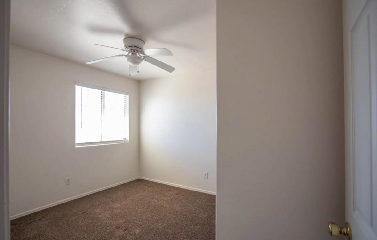 Spacious 4/2 split-level home Ready for an early May move in! property image