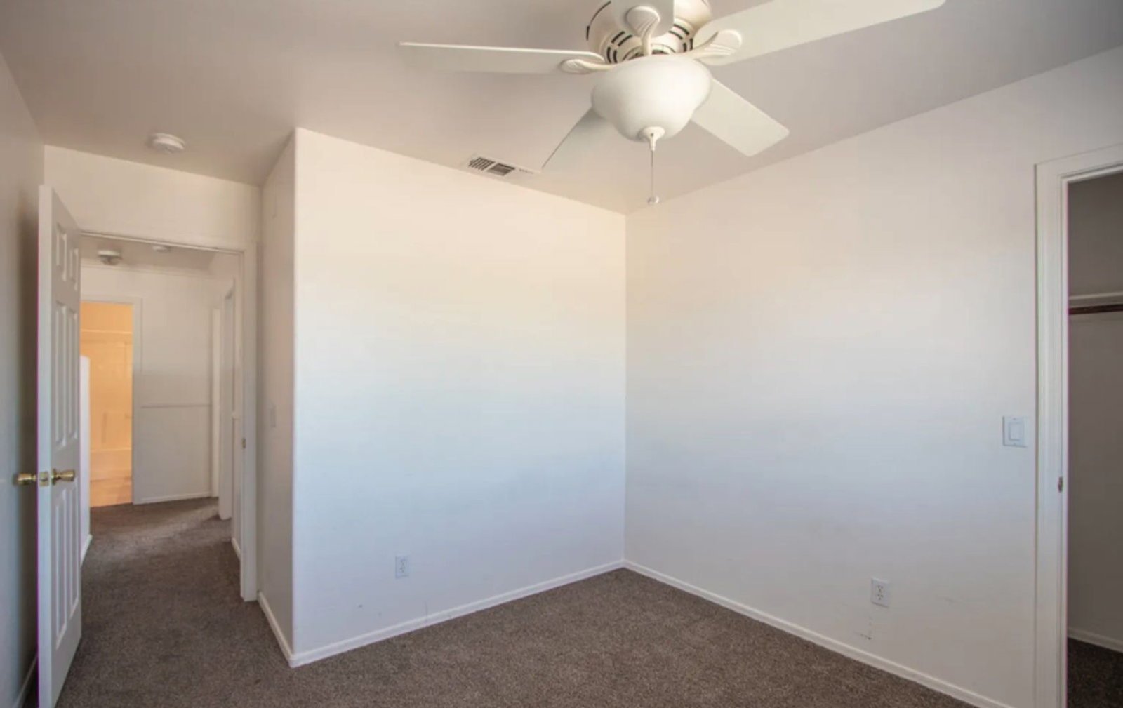 Spacious 4/2 split-level home Ready for an early May move in! property image