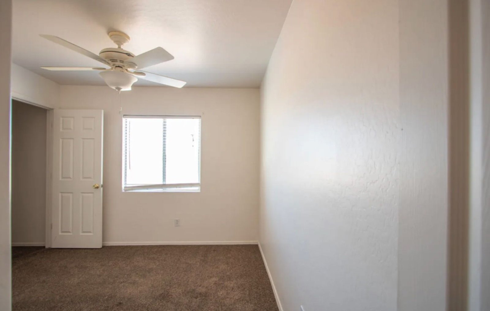 Spacious 4/2 split-level home Ready for an early May move in! property image