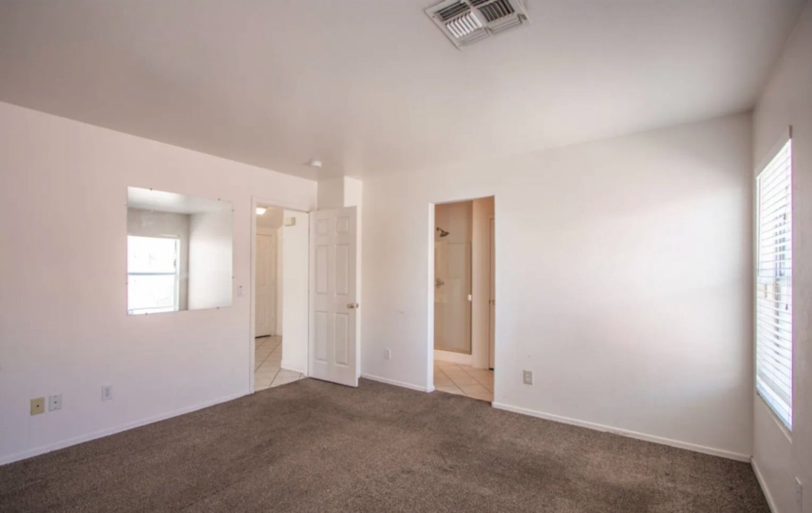 Spacious 4/2 split-level home Ready for an early May move in! property image
