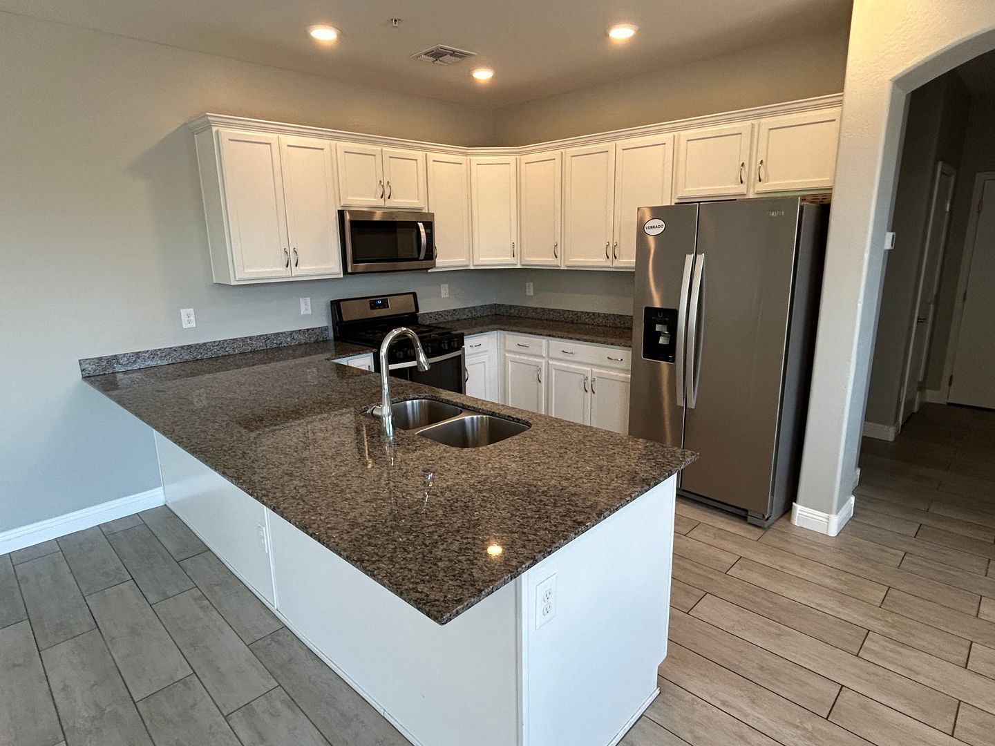 Beautiful Home in Verrado Marketside (3 bedrooms+loft / 2.5 baths) ready for early June move-in property image