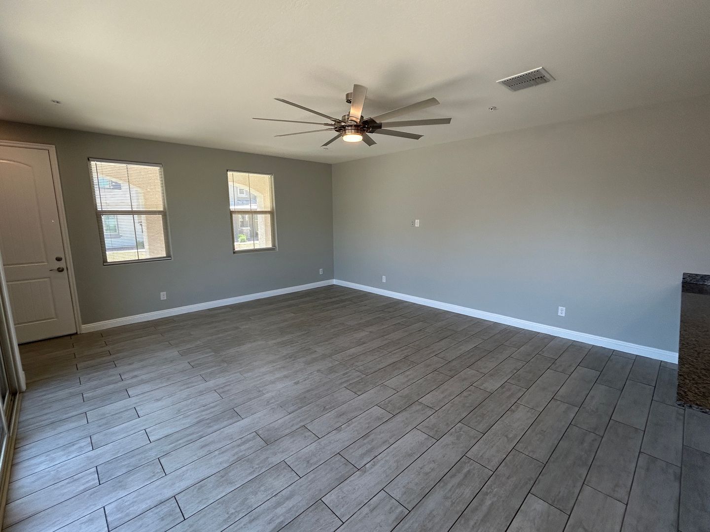 Beautiful Home in Verrado Marketside (3 bedrooms+loft / 2.5 baths) ready for early June move-in property image